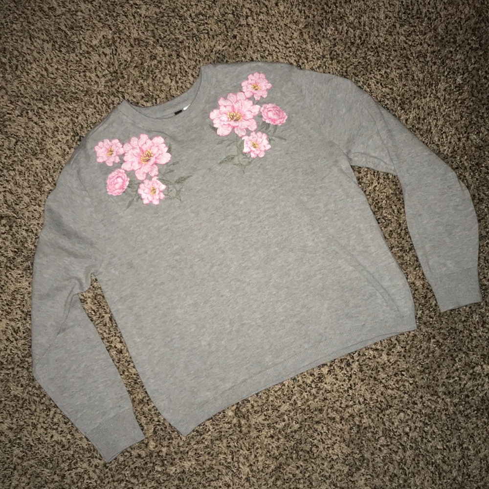 H&M sweater size Small NWT